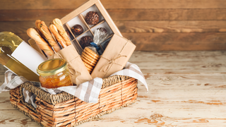 How to Make a Gift Basket in 5 Easy Steps